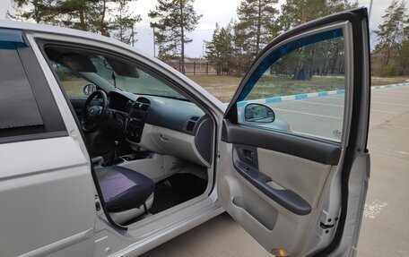 KIA Cerato I, 2005 год, 650 000 рублей, 2 фотография