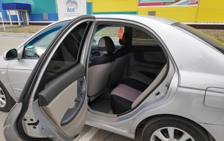 KIA Cerato I, 2005 год, 650 000 рублей, 4 фотография