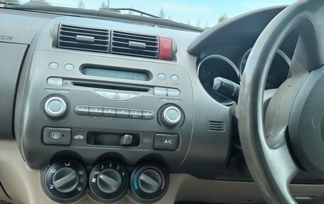 Honda Fit Aria, 2002 год, 320 000 рублей, 8 фотография