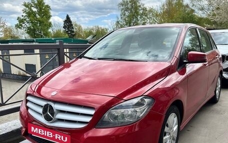 Mercedes-Benz B-Класс, 2012 год, 960 000 рублей, 2 фотография