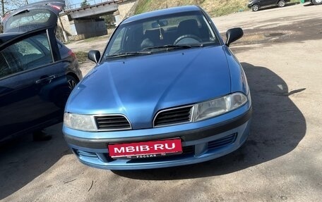 Mitsubishi Carisma I, 2000 год, 235 000 рублей, 1 фотография