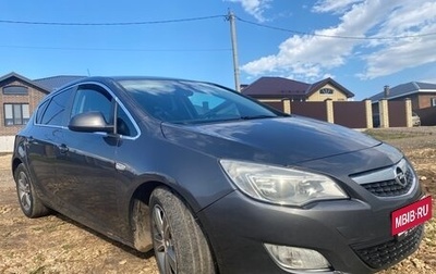 Opel Astra J, 2011 год, 585 000 рублей, 1 фотография