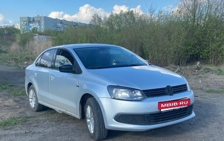 Volkswagen Polo VI (EU Market), 2013 год, 820 000 рублей, 2 фотография