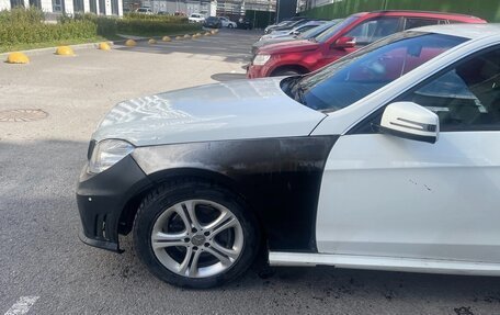 Mercedes-Benz E-Класс, 2011 год, 850 000 рублей, 4 фотография