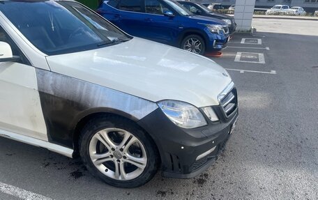 Mercedes-Benz E-Класс, 2011 год, 850 000 рублей, 5 фотография