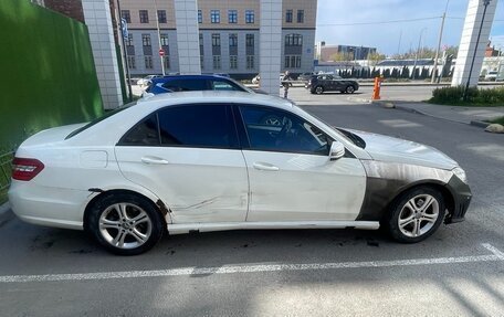 Mercedes-Benz E-Класс, 2011 год, 850 000 рублей, 8 фотография