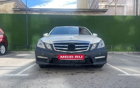 Mercedes-Benz E-Класс, 2011 год, 850 000 рублей, 2 фотография