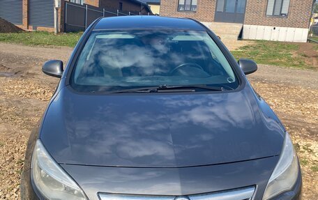 Opel Astra J, 2011 год, 585 000 рублей, 2 фотография