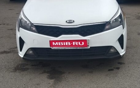 KIA Rio IV, 2020 год, 900 000 рублей, 2 фотография