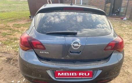 Opel Astra J, 2011 год, 585 000 рублей, 4 фотография