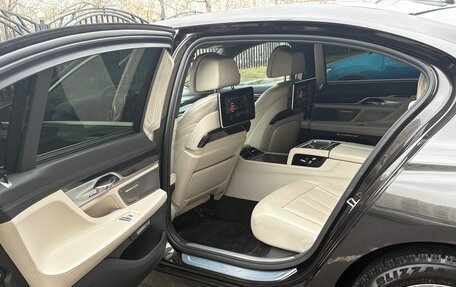 BMW 7 серия, 2016 год, 3 670 000 рублей, 17 фотография