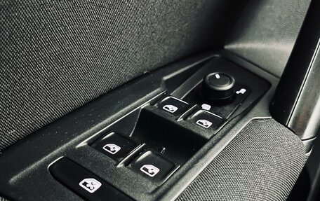 Volkswagen Tiguan II, 2019 год, 2 150 000 рублей, 21 фотография