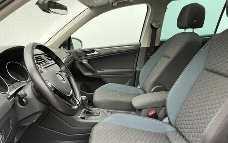 Volkswagen Tiguan II, 2020 год, 2 390 000 рублей, 10 фотография
