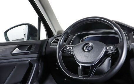 Volkswagen Tiguan II, 2019 год, 2 299 000 рублей, 17 фотография