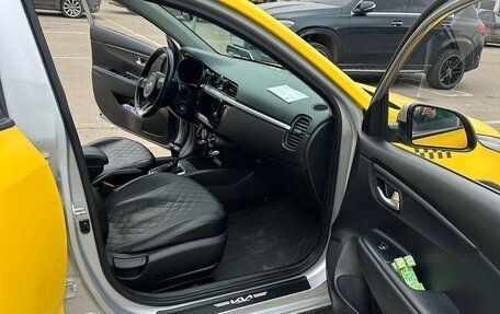 KIA Rio IV, 2018 год, 1 050 000 рублей, 5 фотография