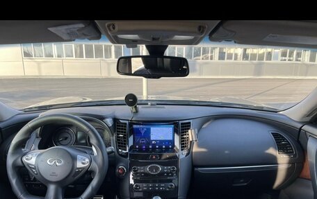 Infiniti QX70, 2013 год, 2 750 000 рублей, 8 фотография