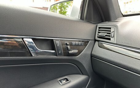 Mercedes-Benz E-Класс, 2012 год, 1 750 000 рублей, 24 фотография