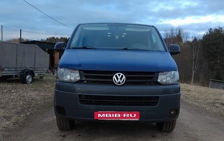 Volkswagen Caravelle T5, 2013 год, 1 550 000 рублей, 1 фотография
