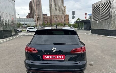 Volkswagen Touareg III, 2019 год, 4 650 000 рублей, 3 фотография
