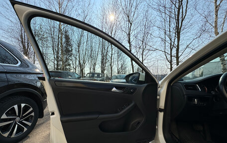 Volkswagen Jetta VI, 2012 год, 860 000 рублей, 24 фотография