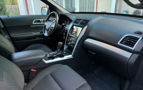 Ford Explorer VI, 2015 год, 2 350 000 рублей, 11 фотография