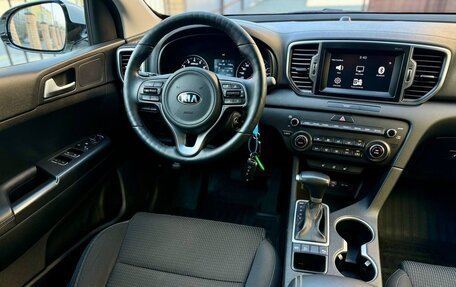 KIA Sportage IV рестайлинг, 2018 год, 2 099 900 рублей, 11 фотография