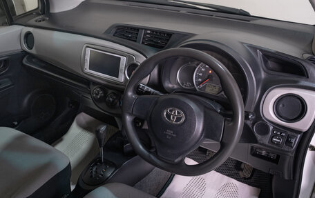 Toyota Vitz, 2013 год, 879 000 рублей, 8 фотография
