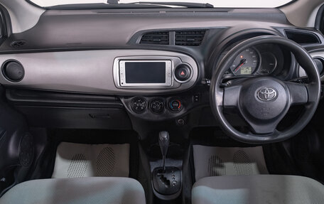 Toyota Vitz, 2013 год, 879 000 рублей, 10 фотография