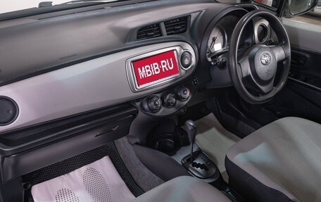 Toyota Vitz, 2013 год, 879 000 рублей, 17 фотография