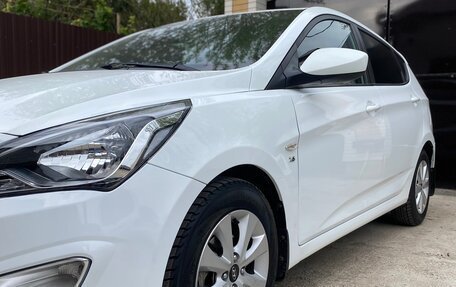Hyundai Solaris II рестайлинг, 2016 год, 870 000 рублей, 3 фотография