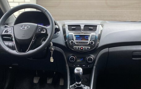 Hyundai Solaris II рестайлинг, 2016 год, 870 000 рублей, 11 фотография