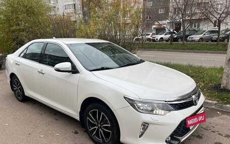 Toyota Camry, 2017 год, 2 850 000 рублей, 2 фотография