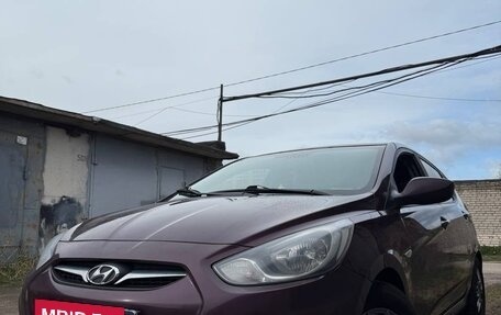 Hyundai Solaris II рестайлинг, 2012 год, 850 000 рублей, 5 фотография