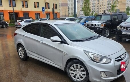 Hyundai Solaris II рестайлинг, 2011 год, 675 000 рублей, 3 фотография