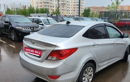 Hyundai Solaris II рестайлинг, 2011 год, 675 000 рублей, 2 фотография