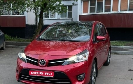 Toyota Verso I, 2014 год, 1 390 000 рублей, 2 фотография