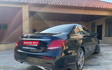 Mercedes-Benz E-Класс, 2019 год, 3 950 000 рублей, 9 фотография