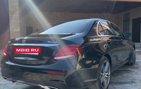 Mercedes-Benz E-Класс, 2019 год, 3 950 000 рублей, 10 фотография