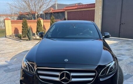 Mercedes-Benz E-Класс, 2019 год, 3 950 000 рублей, 2 фотография