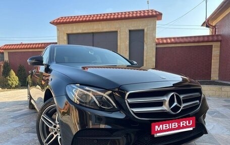 Mercedes-Benz E-Класс, 2019 год, 3 950 000 рублей, 7 фотография