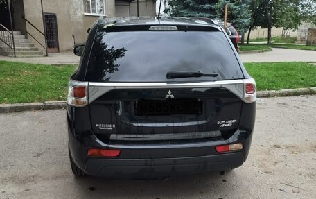 Mitsubishi Outlander III рестайлинг 3, 2012 год, 1 450 000 рублей, 2 фотография