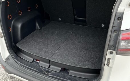 Toyota Sienta II, 2019 год, 1 770 000 рублей, 3 фотография