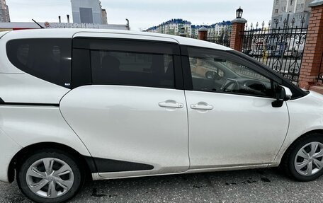 Toyota Sienta II, 2019 год, 1 770 000 рублей, 8 фотография