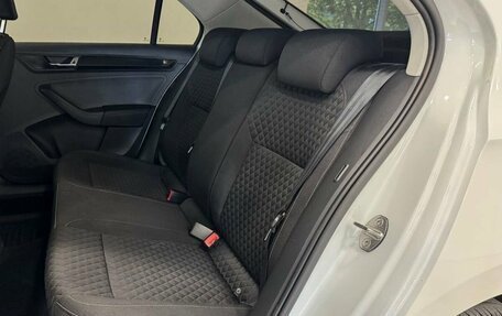 Skoda Rapid I, 2017 год, 1 295 000 рублей, 14 фотография