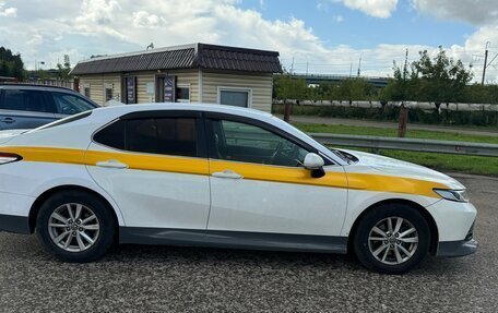 Toyota Camry, 2018 год, 1 480 000 рублей, 3 фотография