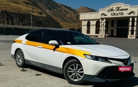 Toyota Camry, 2018 год, 1 480 000 рублей, 5 фотография