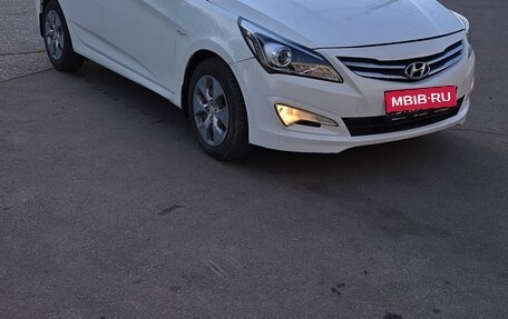 Hyundai Solaris II рестайлинг, 2015 год, 750 000 рублей, 1 фотография