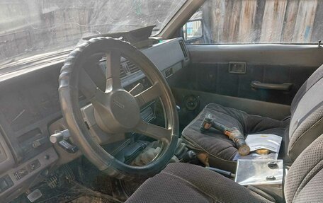 Nissan Terrano II рестайлинг, 1989 год, 350 000 рублей, 4 фотография
