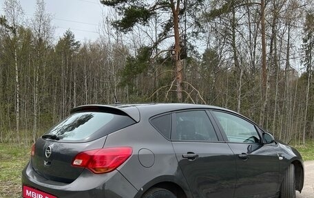 Opel Astra J, 2013 год, 840 000 рублей, 2 фотография