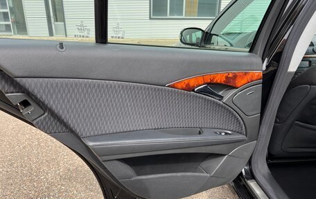 Mercedes-Benz E-Класс, 2004 год, 750 000 рублей, 24 фотография